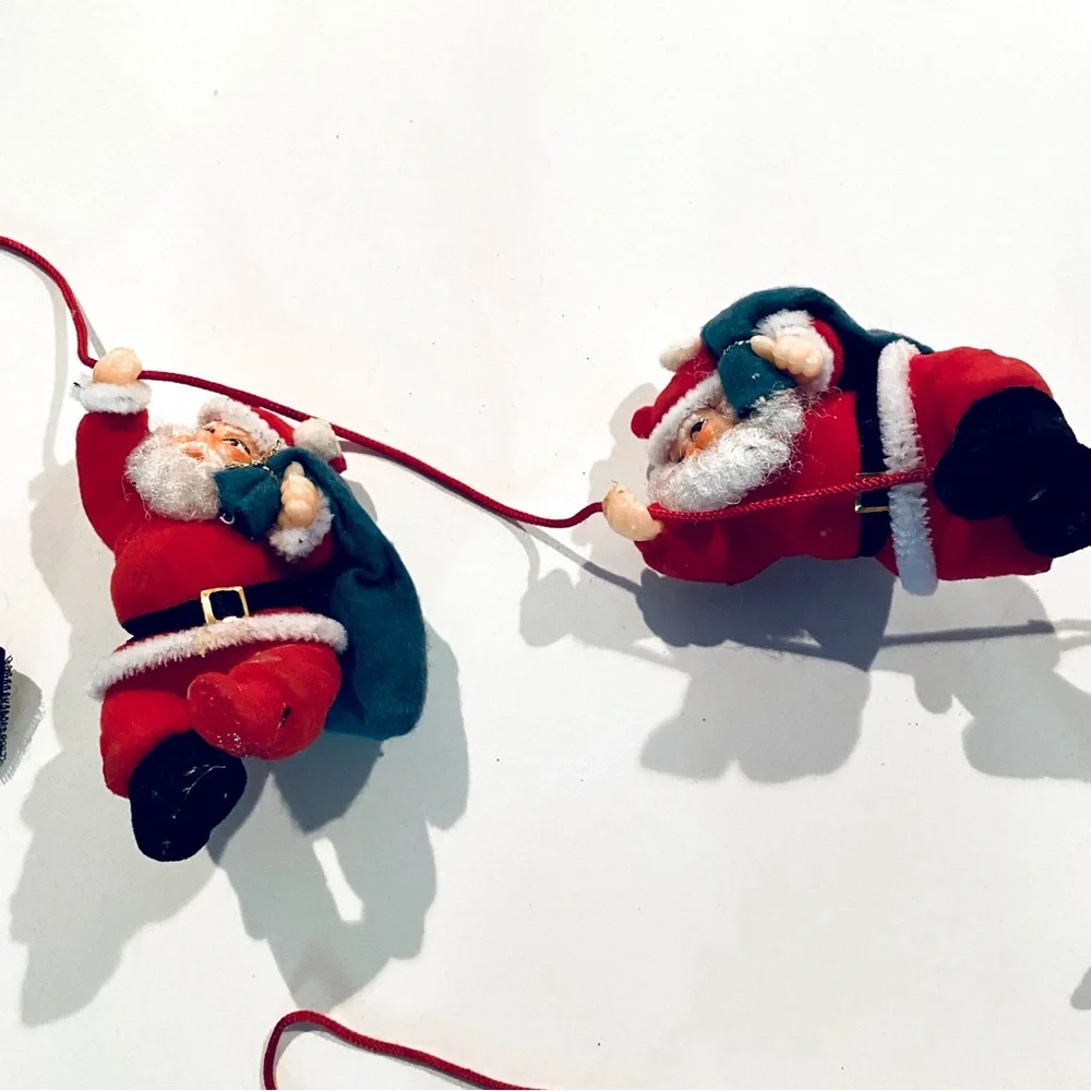VINTAGE STRING GARLAND SIX 4” FELT SANTA CLAUSE CHRISTMAS TREE MANTLE DECORATION